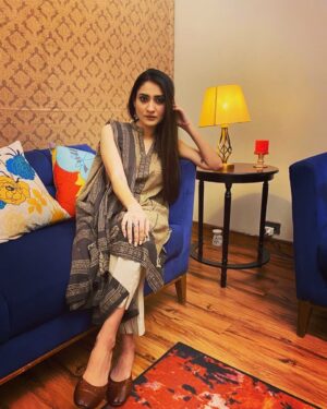 Sana Askari Instagram - Eid moo-barak 🐮  outfit: @lallarilahore