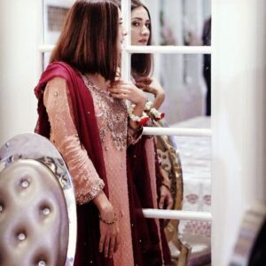 Sana Askari Instagram - Posing shosing 🤣