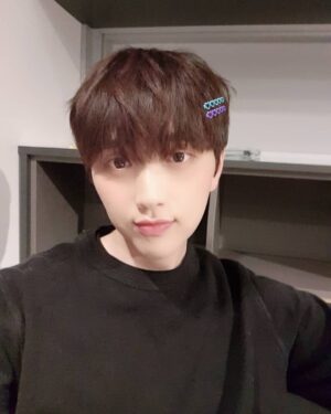 Sandeul Instagram - 지금 배틀트립시작했네요~!!♡
배틀트립 같이봐요~!!
#배틀트립 #박준규 #선배님 #B1A4 #산들
#동공확장 #😛