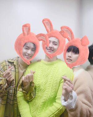 Sandeul Instagram - BANA~~너무너무 행복한시간이었어요!!♡♡
무슨 말이 더 필요하겠어요 늘 같은 마음으로
우리곁에 그렇게 있어줘요♡
🐶🐻🦆