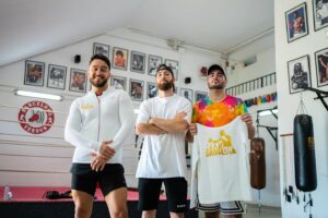 Sandor Martin Instagram - ¡SORTEO DE ENTRADA DOBLE PARA LA VELADA DEL AÑO!🍿🍿🎟🥊

Esta vez el #teamsandor estará formado por los fenómenos de @martimiras y @lowlito 🤯🔥 y vamos a regalaros una entrada doble para que podáis asistir a “La Velada del Año II” en el Palau Olímpic de Badalona el próximo 25 de Junio. 

Para participar en este sorteo solo tienes que:
👉🏼Seguir la cuenta de @sandor.martin 
👉🏼 Etiquetar al amigo/a con el que irás a la velada (tantas veces como quieras).

El ganador debe cumplir todos los requisitos, sino, se volverá a realizar el sorteo. ¡Diremos el ganador mañana sobre las 22:00h! 😜

¡Mucha suerte a tod@s!