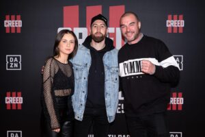 Sandor Martin Instagram - Ayer estuvimos en la Premiere de @creedmovie en Madrid y lo pasamos genial. 🍿🥊

Gracias a @warnerbrosspain por la invitación y el cariño que recibo siempre. Contento de ver a los amigos del boxeo @dazn_es y @wowfc 😍

¡Os aseguro que vale la pena!