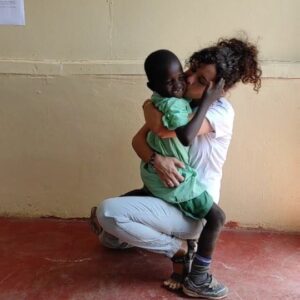Sandra Blázquez Instagram - Lopeyok estuvo a punto de morir, quizás por eso no quiere dejar pasar un día sin sonreír. @somosidealibre
