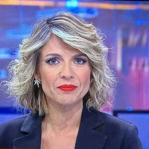 Sandra Felgueiras Instagram - O Jornal Nacional é o seu jornal!
Ter um grande cabeleireiro, uma grande maquilhadora e um namorado que tira fotos como mais ninguém ajuda... e muito!❤️
@raulsuelly 
@axigata 
@sergiofurtado_photo