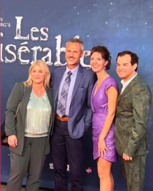 Sandra Kim Instagram - Grande première " les Misérables " hier soir à Anvers... ici avec le grand @hanspeterjanssens et @hildenorga @christophe_coenegrachts @jurgen.delanghe @kimschillebeeckx #antwerpen #lesmiserables #victorhugo #wefashionstories