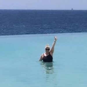 Sandra Kim Instagram - Holidays...february 2024!! 🇨🇼🏝🛳🦩⚓️☀️☀️☀️👌👌👌#willemstad #curaçao #neederlandsantilles  #hot #sun #chill #relax @jurgen.delanghe