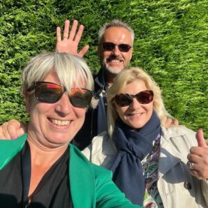 Sandra Kim Instagram - Some great meet and greet  at the night of the proms summer edition 🎤👌😄🙏 #nightoftheproms @nightoftheproms  #koksijde #westvlaanderen  #markking #level42 @markkingofficial #petervanlaet @mamasjasjeofficial #matteoboccelli @matteobocelli @fotografiedoeke @jurgen.delanghe