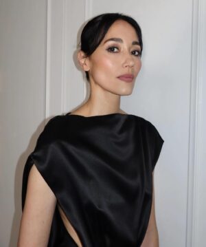 Sandrine Holt Instagram - Before I turn into a pumpkin …
Thank you @zoetaylormakeup and @georgenorthwood for your glam expertise 💋