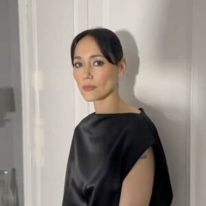 Sandrine Holt Instagram - Before I turn into a pumpkin …
Thank you @zoetaylormakeup and @georgenorthwood for your glam expertise 💋