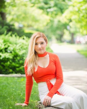 Sandy Piña Instagram - ‘You have to go wholeheartedly into anything in order to achieve anything worth having’ @elleusa