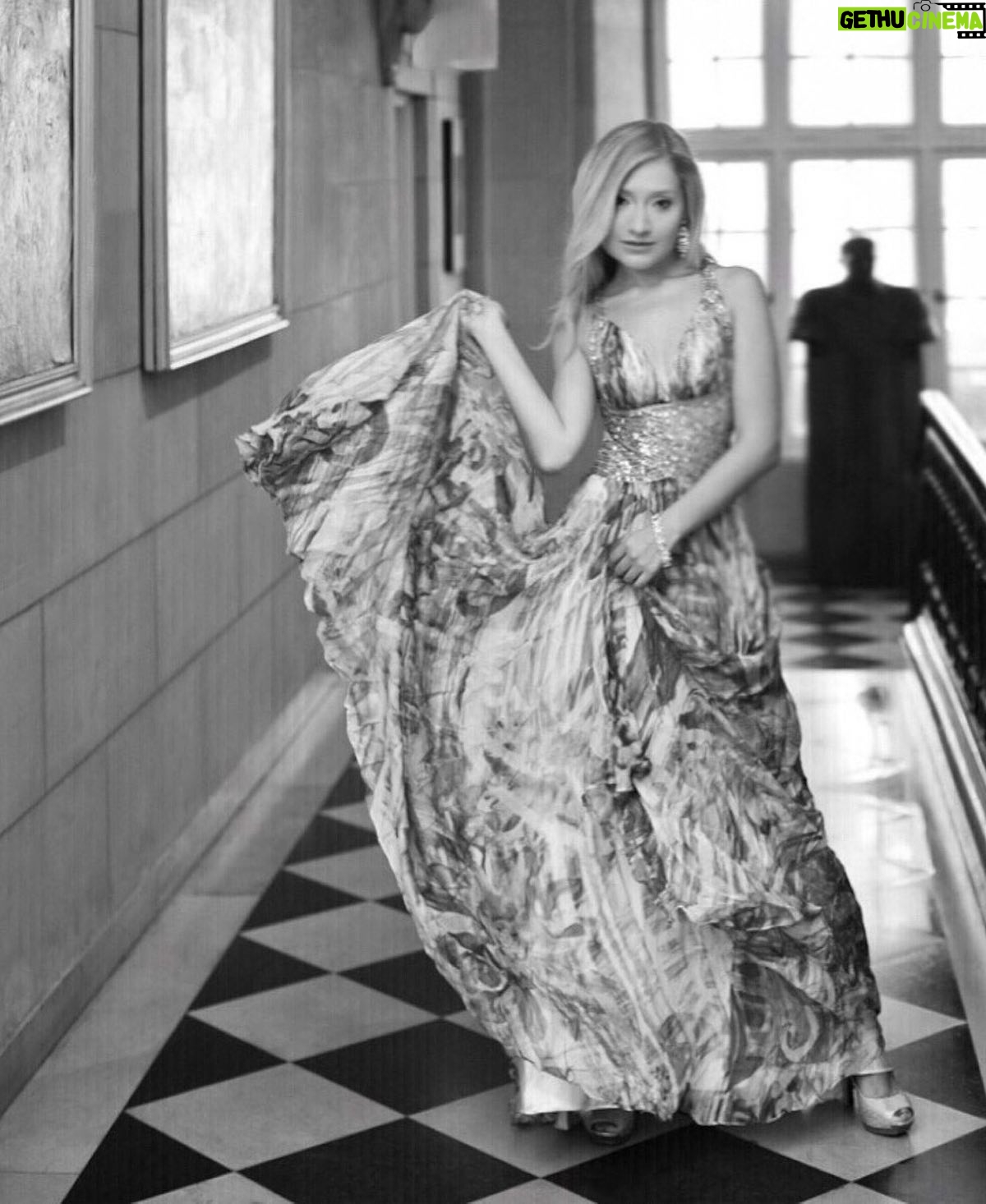 Sandy Piña - 844 Likes - #tbt ‘whatever is good for your soul, do that’ #WomenSupportingWomen @sherrihill✨