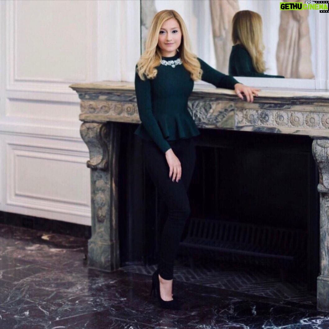 Sandy Piña - 850 Likes - ‘smart people have good answers, genius people have great questions’ @ted_baker💫