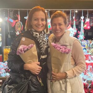 Sanem Balcı Instagram - Neslihancımm ve sevgili Aslı'yla nefes...🥰🤍🤍
#gundenkalan #şükür #nefes #dönüştürücüdoğalnefes