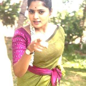 Sangeetha Kalyankumar Instagram - ippude ila unnarante serial start ayyaka ela untaro meere oohinchukondi😜😜

3️⃣ Days To Go 

Janaki Ramayya Gari Manavaralu Sarikhottha Dhaaravahika Starting from May 6th Mon to Sat at 2:30 PM on Zee Telugu 

[ Brand New Serial, Janaki Ramayya Gari Manavaralu, Wait is over, Trending, Fun, Attha, Kodalu]

#TrendingReelsOnZee #ZeeOnTheGoReels #JanakiRamayyaGariManavaralu #ZeeTelugu 

@anusharao @sangeetha_kalyankumar