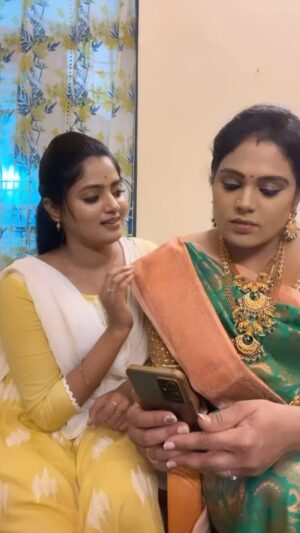 Sangeetha Kalyankumar Instagram - 😓Naku kavali 😜😂

Mommyeeee 😂 @madhulika_raj_sharma 

#janakiramayyagarimanavaralu #jrm