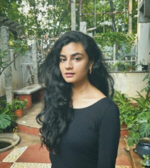 Sanjana Doss Instagram - Bored model face era 😐🤚🏻🌸