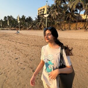 Sanjana Doss Instagram - Can’t see a thing but feel v warm ☀️🌊