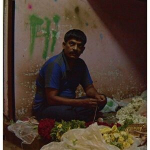 Sanjana Doss Instagram - Some beautiful frames at Malleshwaram Flower market 💓

Idea inspired by @amateurphotoclicker 

#ﬁlmmaking #filmmaker #streetphotographyindia #nammabengaluru #flowerphotoshoot #flowermarket #southindia #movingframes #indianphotostories #southindianphotography