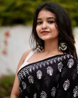 Sanjana Tiwari Instagram - 📸 🖤🤍✨

Shot by @mickey__creations