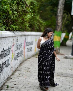 Sanjana Tiwari Instagram - 📸 🖤🤍✨

Shot by @mickey__creations