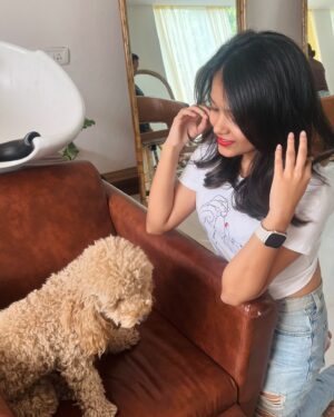 Sanjana Tiwari Instagram - In my Rachel Green era 💇‍♀️ ✨
Got this cute tee customised from @illlustrate.her ❤️