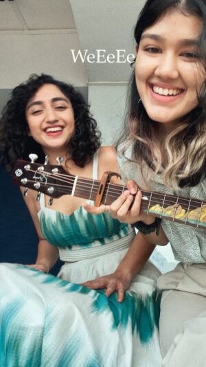 Sanjeeta Bhattacharya Instagram - Stream ‘Ratiyaan’- out now on all music streaming platforms! 🌙 
Sang a little acoustic version of it with the beaut @this.is.gini on a morning I was feeling particularly emo. This was minutes after she played me her song, ‘Chaukhat’ and I cried hehe.🌻 

.
.
.
.
🏷️ 
#ratiyaan #acoustic #cover #singersongwriter #originalmusic #gini #sanjeetabhattacharya #singing #hindisongs