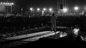 Sanjith Hegde Instagram - What a beautiful couple of shows it’s been w @gigmanlive and the boys. We played for over 70 thousand people in the last couple of weeks and I’m feeling mad grateful that so many of y’all over the years have made some of my songs a part of your lives, honestly overwhelmed at how beautiful this journey has been 
Thank you for patiently watching me jump around like a monkey on stage 

📷 ; @yashas_ps
