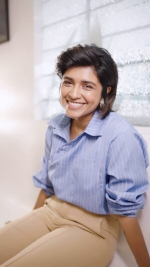 Sanskruti Balgude Instagram - Being an actress, a confident smile is the key. While misaligned teeth dimmed my shine, Invisalign had my back! These invisible aligners are like magic - comfy, clear, and give me the smile I deserve. 
Join the #SmileSquad with me for a spotlight-worthy smile! 😊Book your first visit now.

A big thanks to my orthodontist @smiles_drmilinddarda 

#SmileSquad #InvisalignIndia #InvisalignPredictableResults #WorldsMostAdvancedTechnology #InvisalignSmile #MyInvisalign #17MSmilesWorldwide