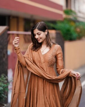 Santhi Mayadevi Instagram - That smile 😊✨❤️

On frame : @santhi_mayadevi 
Styled by: @amritha_lakshmi___ @styledby_al_ 
Costume : @kalaakaari 

.
.
.
#insta #instagram #instadaily #lyf #reels #happiness #smile #feelgood #photo #photoshoot #sony #sonyalpha