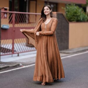 Santhi Mayadevi Instagram - 🤎💫
📸# @__a_wanderlust
@arjun__photography___
Styledby :  @amritha_lakshmi___  @styledby_al_ 
Costume : @kalaakaari