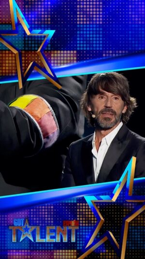 Santi Millán Instagram - @santimillan lo tiene claro: «Me pongo el brazalete donde me da la gana» 🙌🏻 Nos faltan manos para aplaudirle 👏🏻

#GotTalentEspaña ⭐️