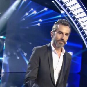 Santi Millán Instagram - Esta noche primera semifinal ya con @paz_padilla !! Vais a flipar!!! #gottalentespaña #semifinales