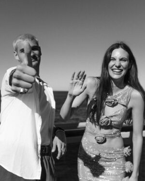 Santiago Achaga Instagram - Happy New Year from Australia 🇦🇺 feliz primer día del año desde @virginvoyages #virginvoyages w/ @macabeso
📸: @ren.soifer