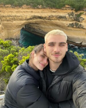 Santiago Achaga Instagram - Australia 🇦🇺 Día 1: Melbourne & Twelve Apostles. Pd: Los doce apóstoles podría ser Chapadmalal o los acantilados en Mar Del Plata. Moraleja; love yourz. Heading to: @virginvoyages