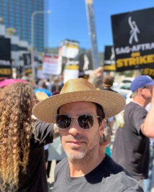 Santiago Cabrera Instagram - Amazing energy on the picket lines today. Stay strong. #unionstrong #sagaftra #wgastrong #sagaftrastrong @jerilryan @thejackcoleman