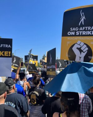 Santiago Cabrera Instagram - Amazing energy on the picket lines today. Stay strong. #unionstrong #sagaftra #wgastrong #sagaftrastrong @jerilryan @thejackcoleman