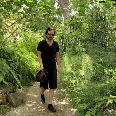 Santiago Cabrera - 13K Likes - Happy Sunday everybody, hope you having fun out there, whatever you up to #happysunday Saludos a todos, espero estén disfrutando su domingo #felizdomingo