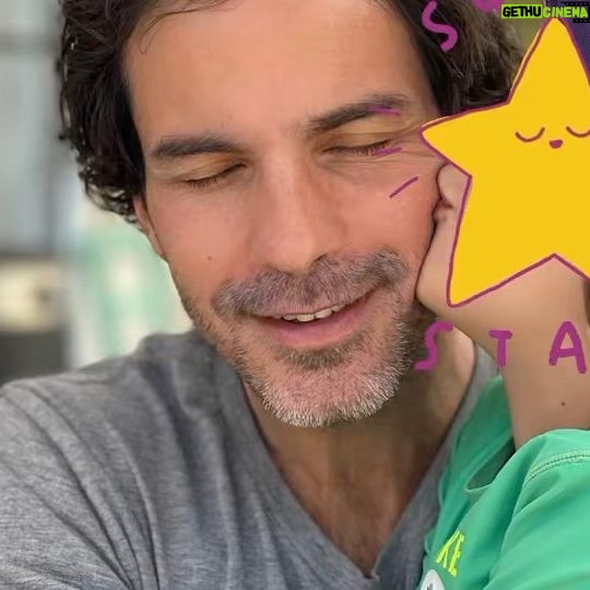Santiago Cabrera - 11K Likes - Aquí un pedazo de nuestro paso por Chile. Que lindo fue estar ahi de nuevo, absorbiendo los elementos. En familia, con amigos, haciendo semejanza de vida normal después de mucho tiempo. Se echaba de menos. Hasta la próxima. #chilelindo #vacaciones Here’s a snippet from our recent trip to Chile. Was so nice to be there again, soaking up the elements, sharing with family, friends, living some semblance of a normal life. It had been too long. Till next time.
