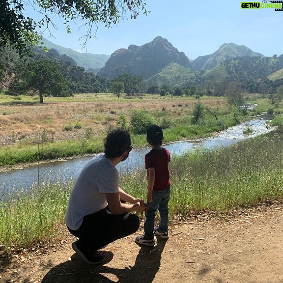 Santiago Cabrera - 15.6K Likes - From our family to yours. Hope everyone’s well. Staying safe and sane. #wearamask #bekind De nuestra familia a la vuestra. Espero estén todos bien. Manteniéndose cuerdos y sanos #seamable #usamascarilla