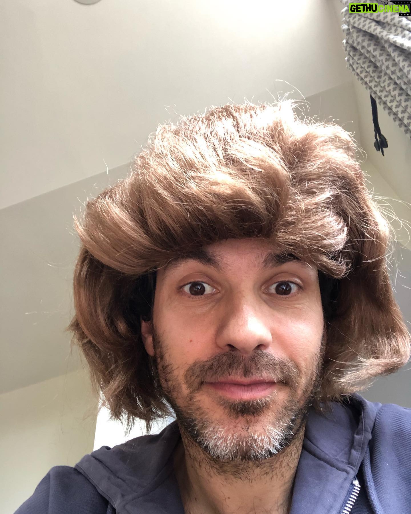 Santiago Cabrera - 13.8K Likes - I mean, it has been over 3 weeks. / O sea, llevamos más de 3 semanas ya. #quarantinehair