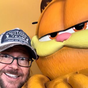 Santiago Segura Instagram - Mañana llega un estreno al que le tenía ganas!!!
“GARFIELD la película”
Este gato (que curiosamente tiene la misma voz que yo) pretende divertiros y entreteneros desde este 1 de Mayo en todos los cines!
No os la perdáis!!!