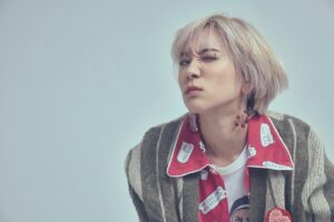 Saori Izawa Instagram - pierce attack!☄️👽

SICK SESSION vol.01  @sick_shibuyatokyo

MODEL @saoriizawa 
PHOTOGRAPHER @michito_goto 
HAIR＆MAKE @mizuki.akai 
STYLIST @hiroakiyama 

ALLCLOTHES by SICK