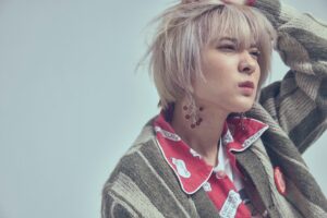 Saori Izawa Instagram - pierce attack!☄️👽

SICK SESSION vol.01  @sick_shibuyatokyo

MODEL @saoriizawa 
PHOTOGRAPHER @michito_goto 
HAIR＆MAKE @mizuki.akai 
STYLIST @hiroakiyama 

ALLCLOTHES by SICK