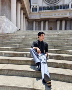 Sapol Assawamunkong Instagram - . วันก่อนครับ แวะไปวิ่งเล่นมาครับ🏛️😂