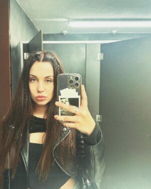 Sara Cecília Instagram - Characters backstage 2023 
1. short film
2. tv series
3. theater play 
4. una actriz trabajando en España 
5. just another selftape