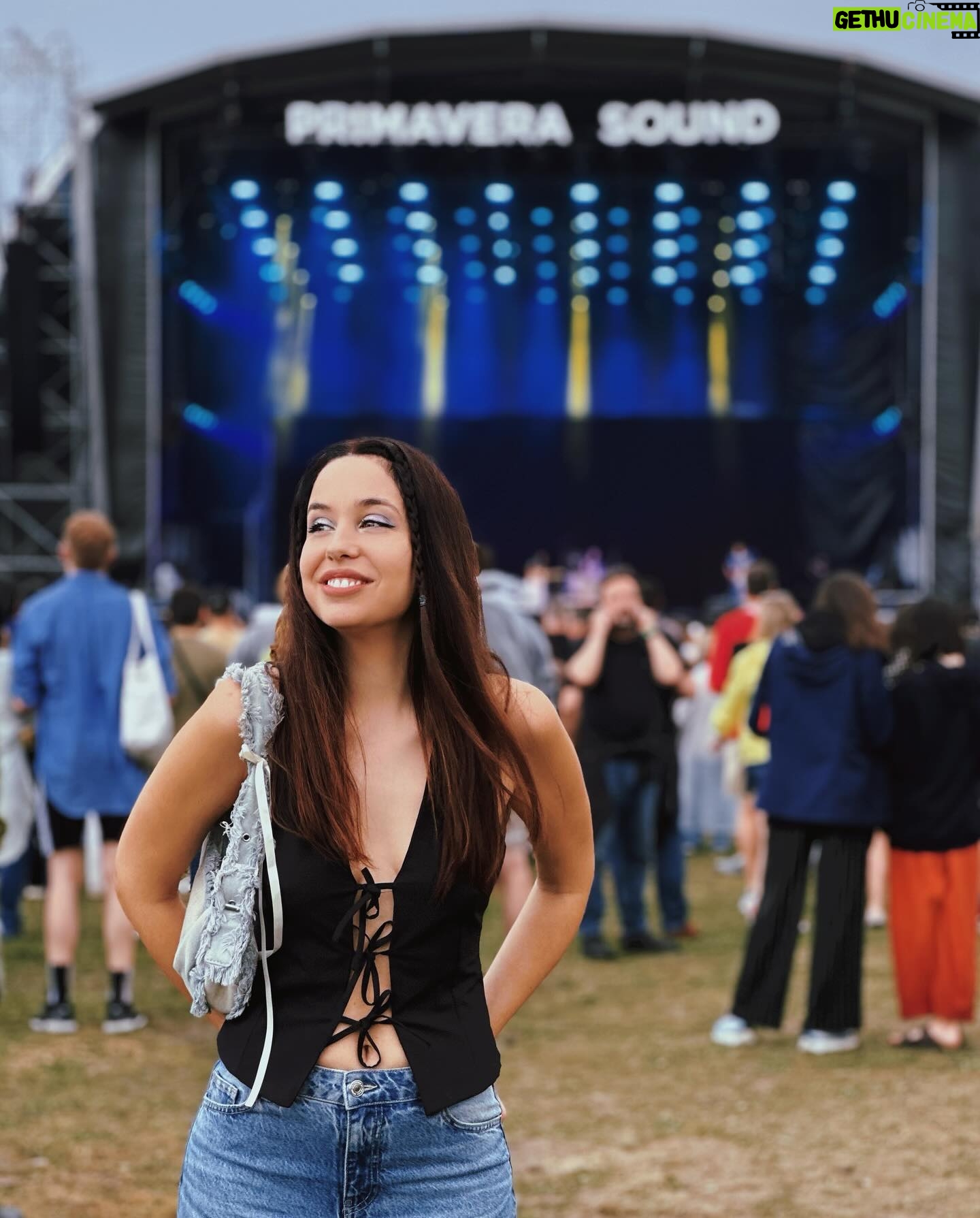 Sara Cecília - 3 Likes - Dias bonitos no Primavera Sound 🫶🏻