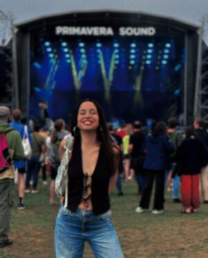 Sara Cecília Instagram - Dias bonitos no Primavera Sound 🫶🏻