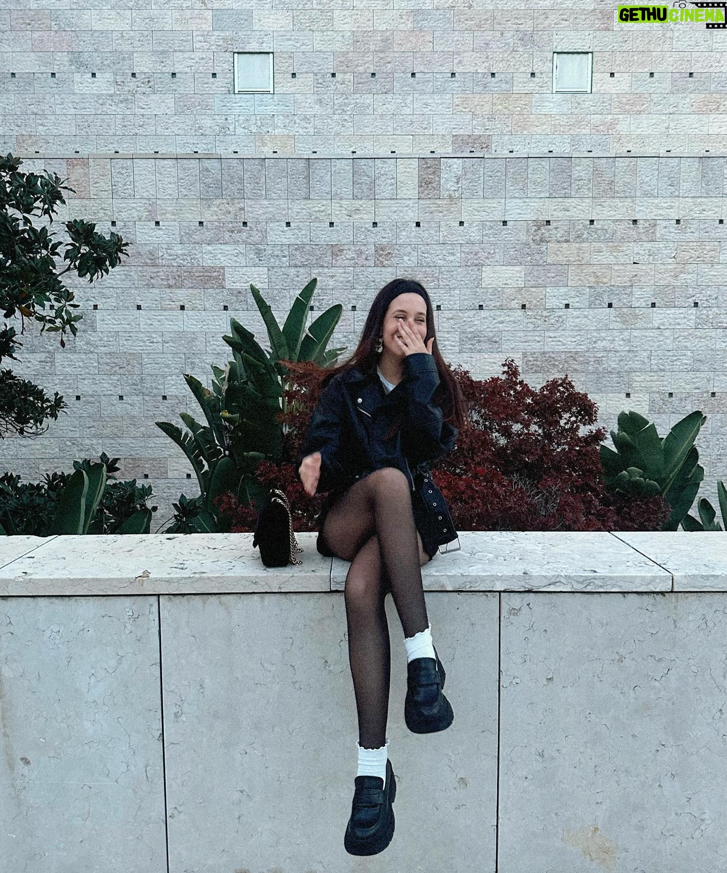 Sara Cecília - 3 Likes - 1 or 2?
