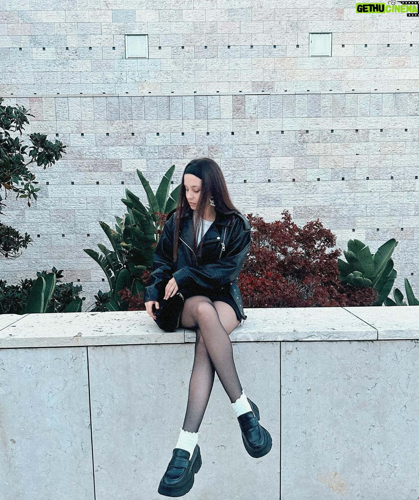 Sara Cecília - 3 Likes - 1 or 2?