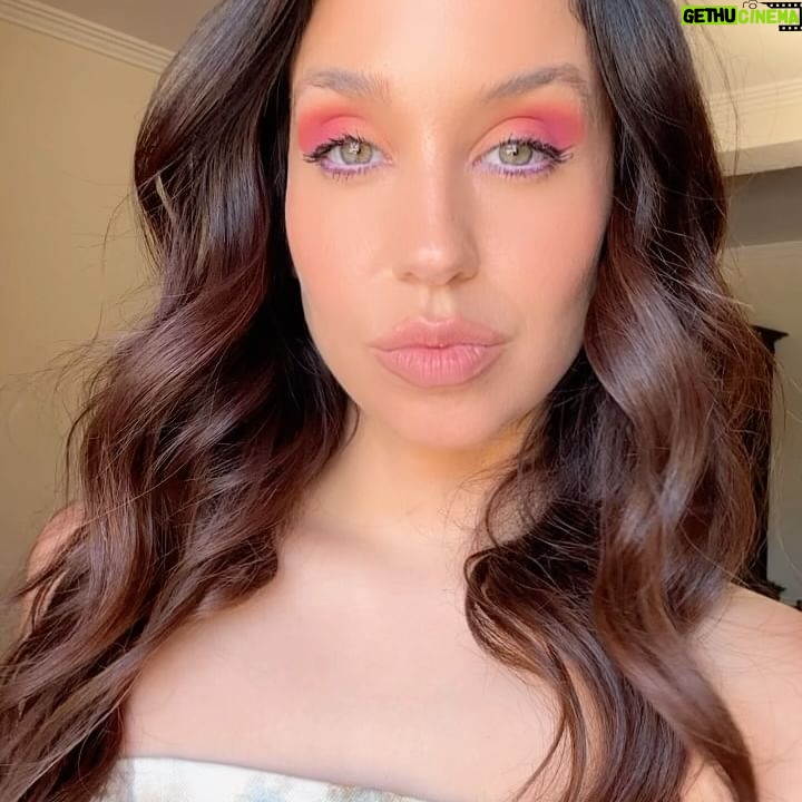Sara Cecília - 3 Likes - 🦋